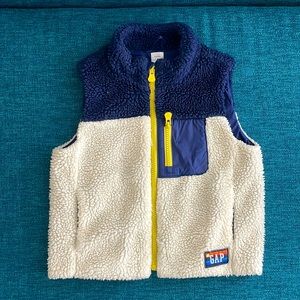 Baby Gap 2T sherpa teddy bear fleece vest